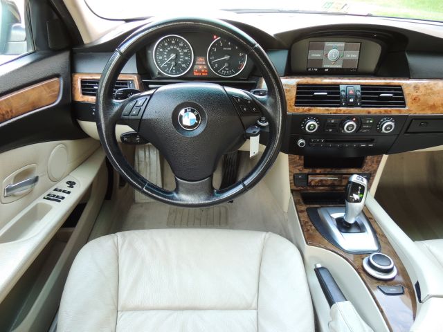 BMW 5 series 2008 photo 27