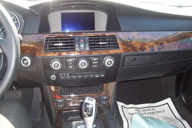 BMW 5 series 2008 photo 1