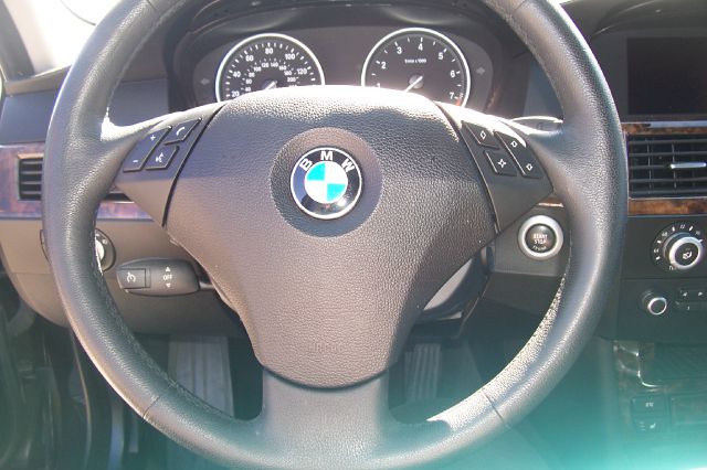 BMW 5 series 2008 photo 4