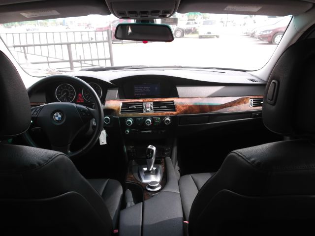 BMW 5 series 2008 photo 4