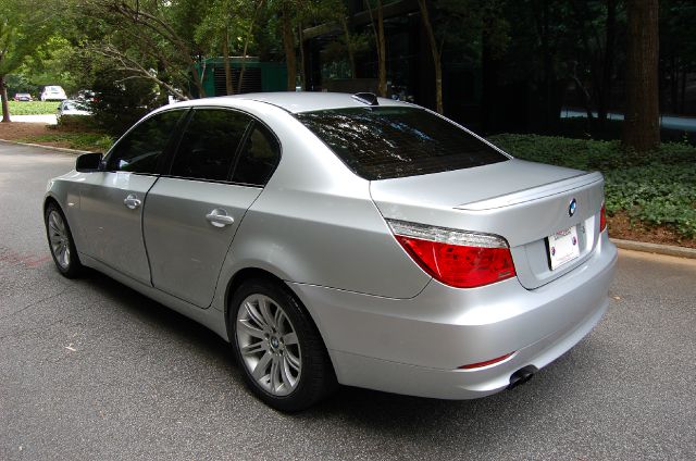 BMW 5 series 2010 photo 4