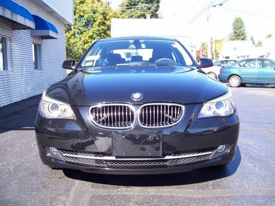 BMW 5 series 2010 photo 2