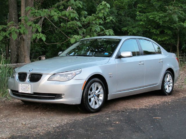 BMW 5 series 2010 photo 100