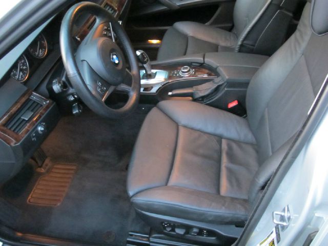 BMW 5 series 2010 photo 40