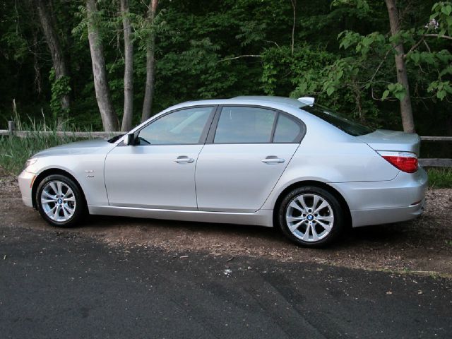 BMW 5 series 2010 photo 86