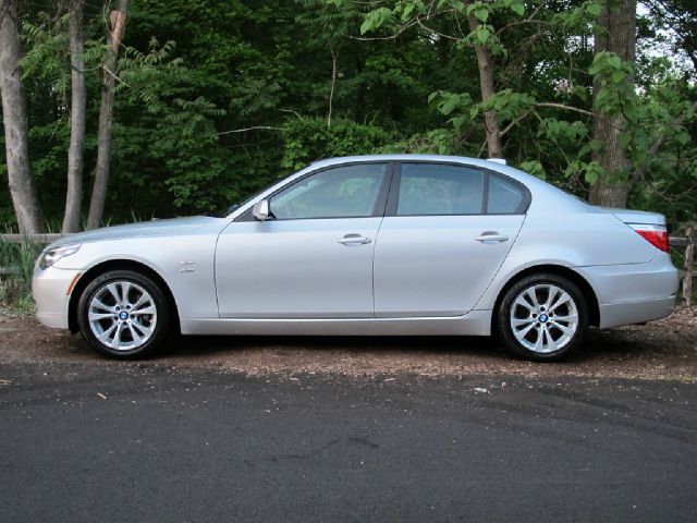 BMW 5 series 2010 photo 95