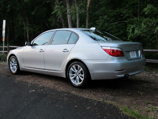 BMW 5 series 2010 photo 96