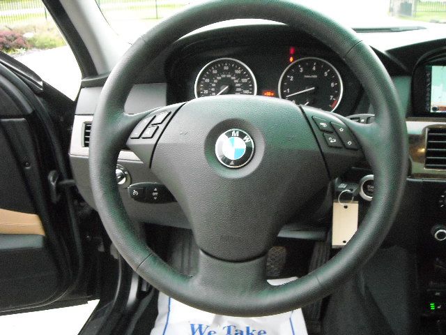 BMW 5 series 2010 photo 10