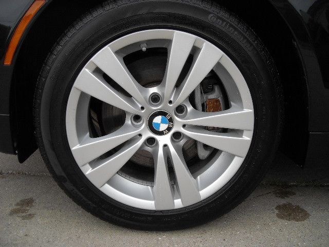 BMW 5 series 2010 photo 27