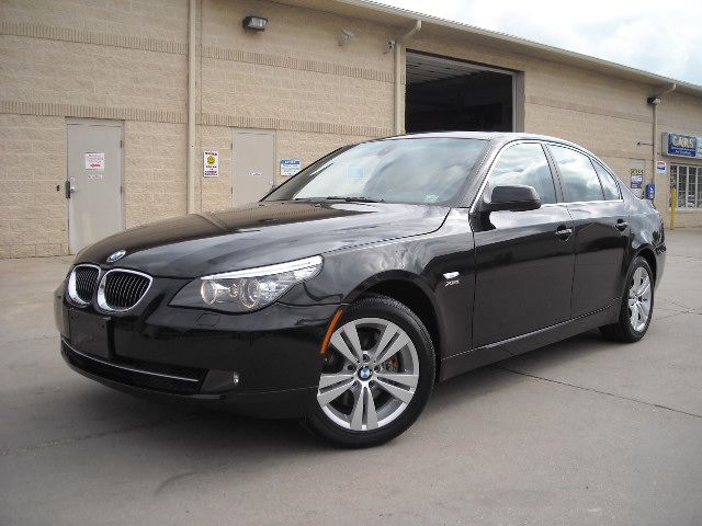 BMW 5 series 2010 photo 28