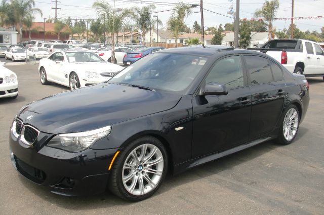 BMW 5 series 2010 photo 1