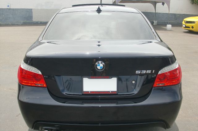 BMW 5 series 2010 photo 2