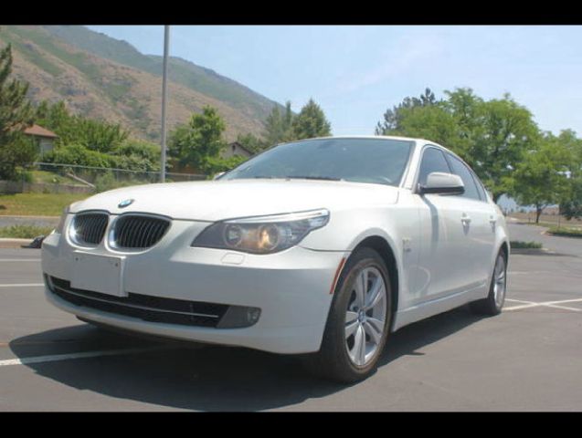 BMW 5 series 2010 photo 2