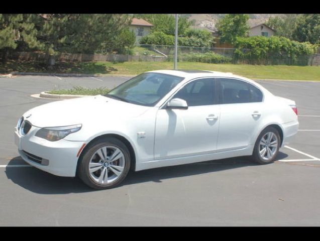 BMW 5 series 2010 photo 4