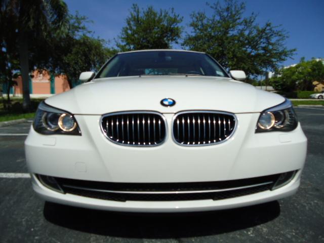 BMW 5 series 2010 photo 5