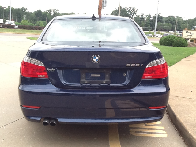 BMW 5 series 2010 photo 3