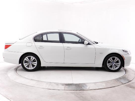 BMW 5 series 2010 photo 16