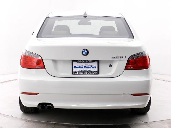 BMW 5 series 2010 photo 17