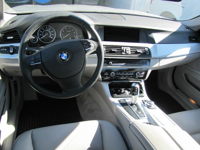 BMW 5 series 2011 photo 7