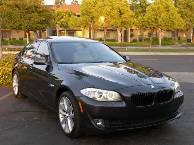 BMW 5 series 2011 photo 18