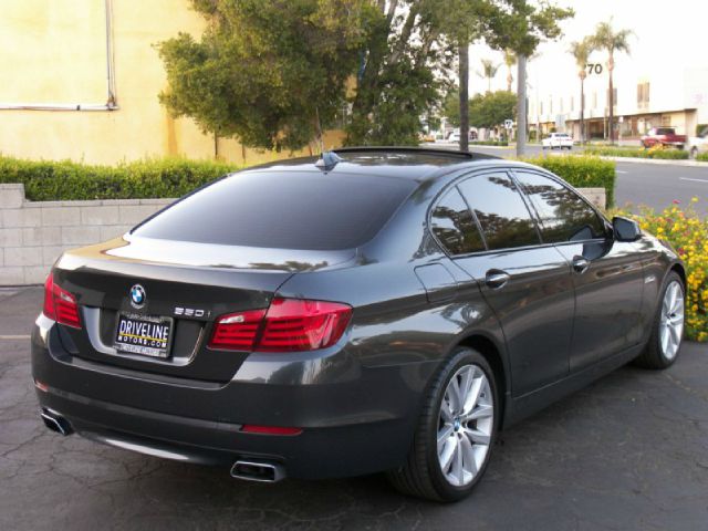 BMW 5 series 2011 photo 29