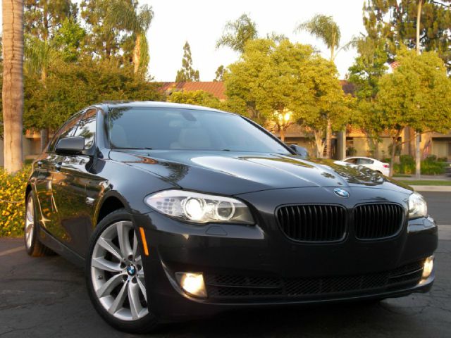 BMW 5 series 2011 photo 4