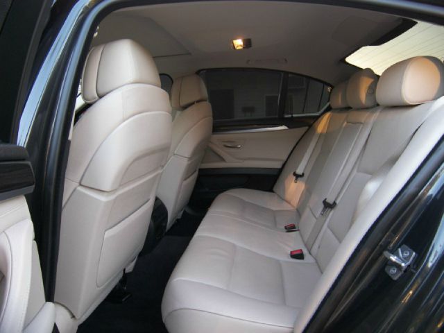 BMW 5 series 2011 photo 8