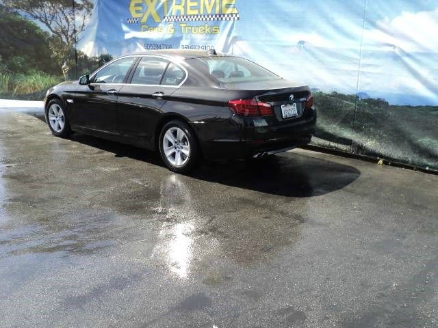 BMW 5 series 2011 photo 2