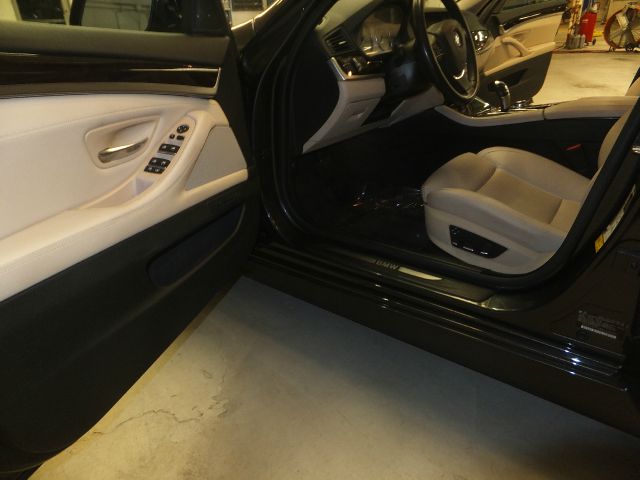 BMW 5 series 2011 photo 5