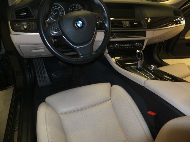 BMW 5 series 2011 photo 7