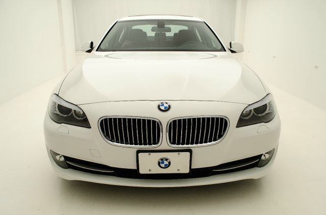 BMW 5 series 2011 photo 4