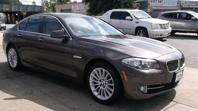 BMW 5 series 2011 photo 3