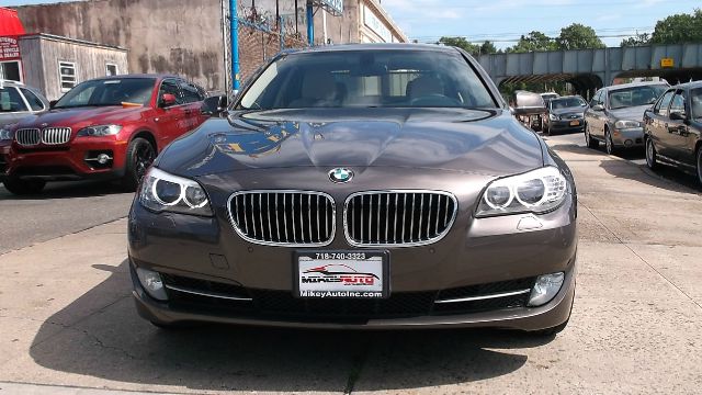 BMW 5 series 2011 photo 4