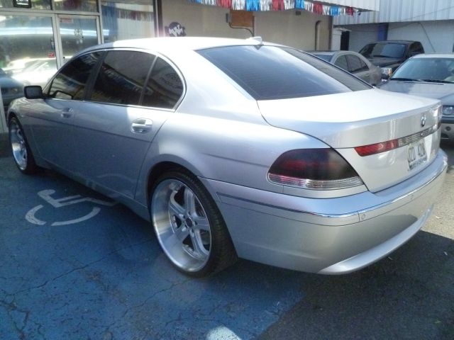 BMW 7 series 2002 photo 2