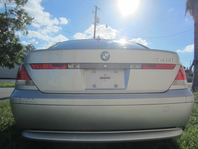 BMW 7 series 2004 photo 2