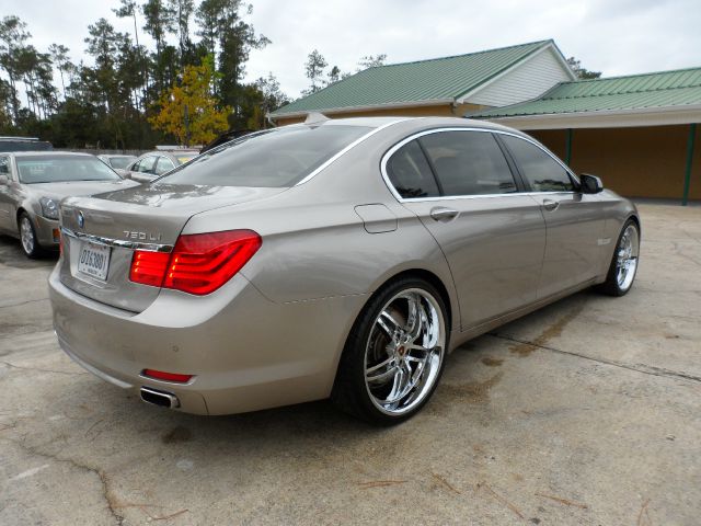 BMW 7 series 2009 photo 2