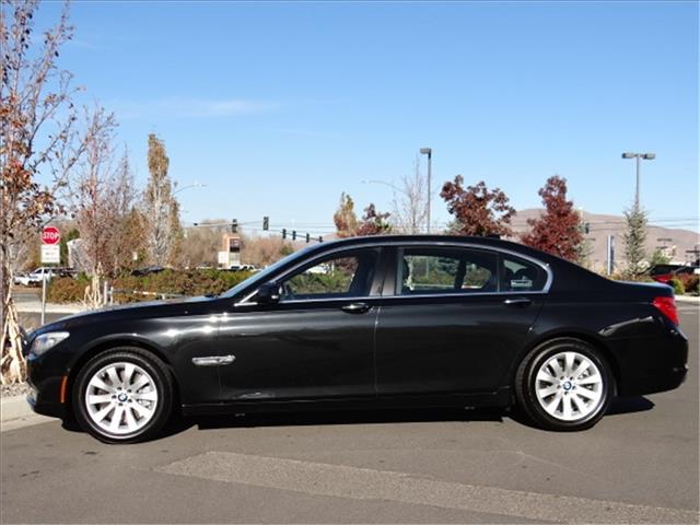 BMW 7 series 2011 photo 3