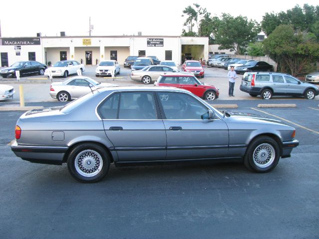 BMW 7 series 1993 photo 16