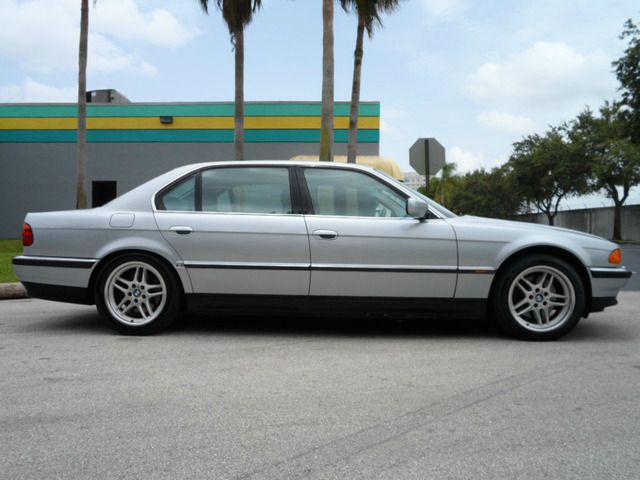 BMW 7 series 1998 photo 1