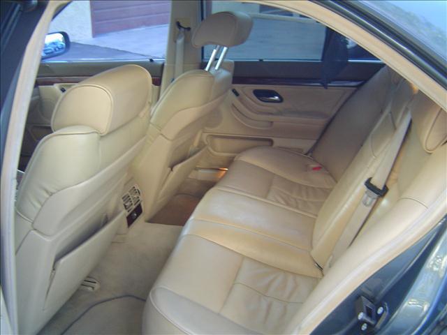 BMW 7 series 2000 photo 2