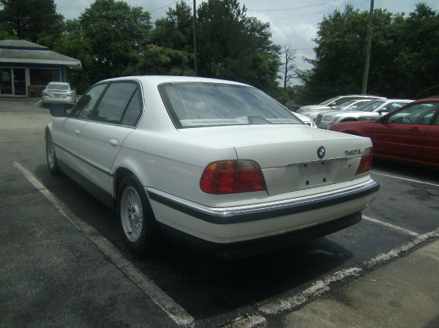 BMW 7 series 2000 photo 2