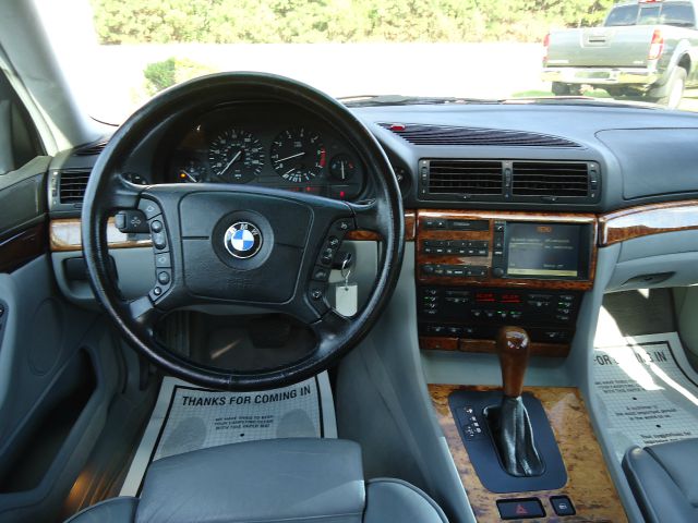 BMW 7 series 2000 photo 1