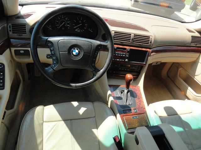 BMW 7 series 2000 photo 10