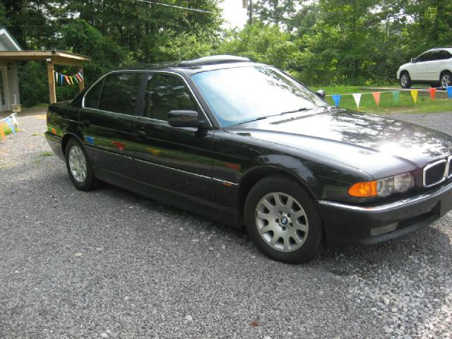 BMW 7 series 2000 photo 2