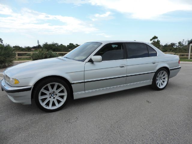 BMW 7 series 2001 photo 3