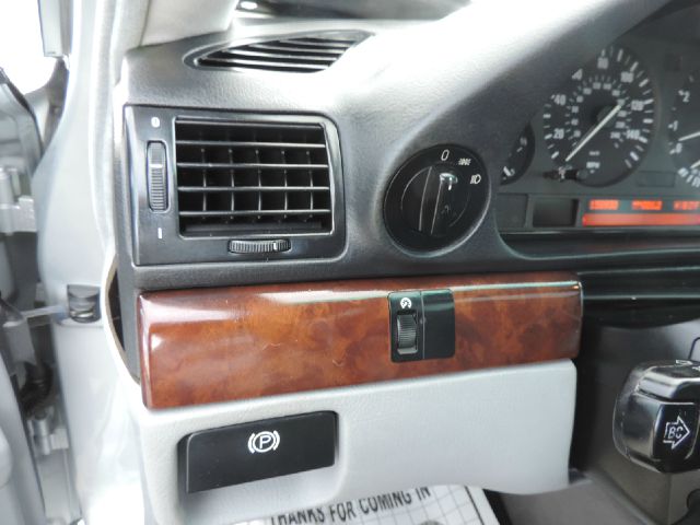 BMW 7 series 2001 photo 35