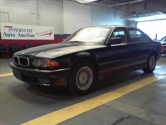 BMW 7 series 2001 photo 2