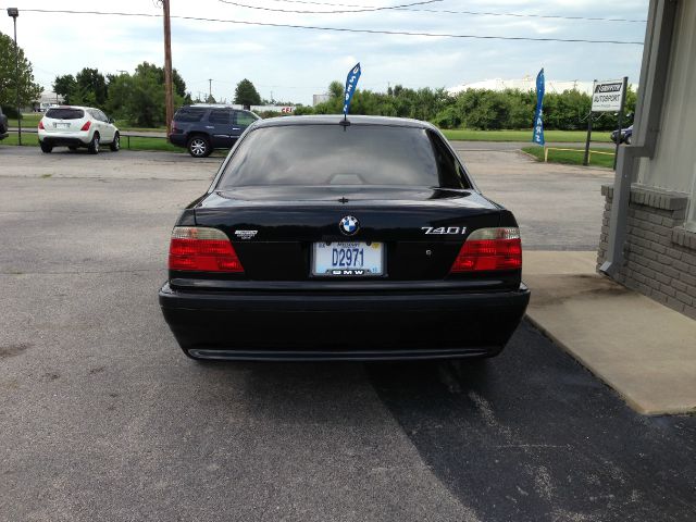 BMW 7 series 2001 photo 2