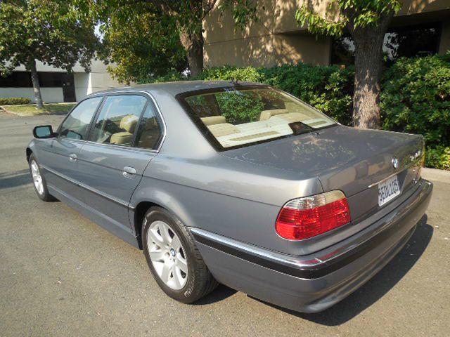 BMW 7 series 2001 photo 2