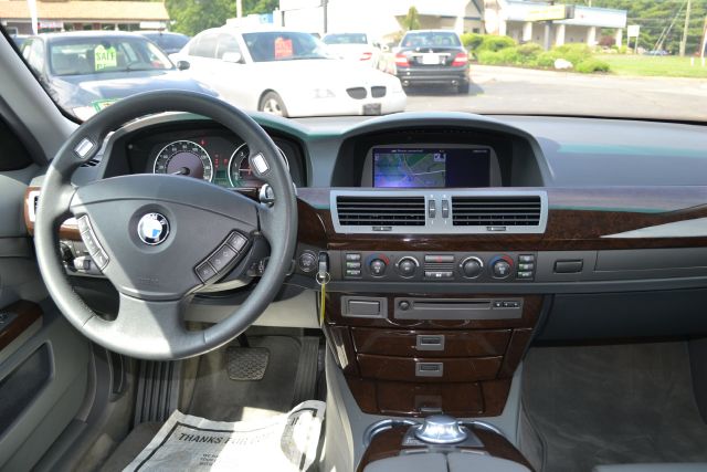 BMW 7 series 2003 photo 4